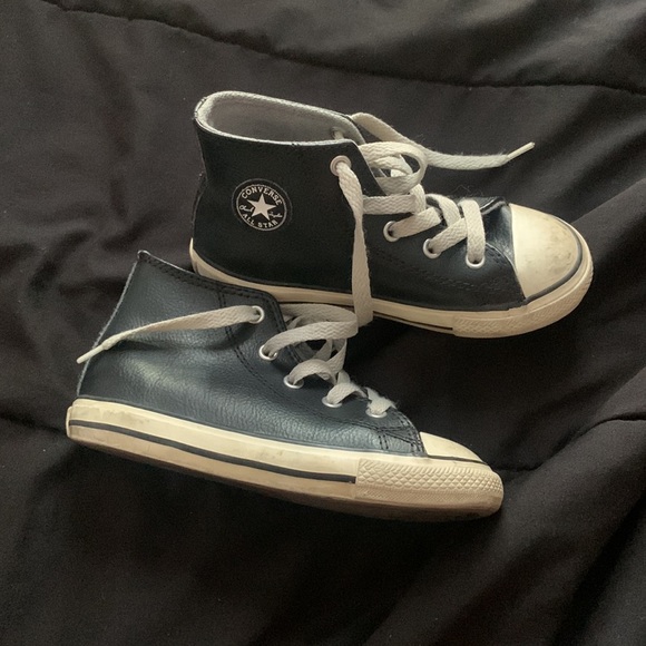 Hightop Leather Converse - Picture 2 of 4